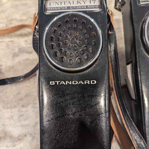 Vintage Standard Unitalky 17 Transistor Band Citizen's Radio"s SR-K17X unused - Picture 9 of 16